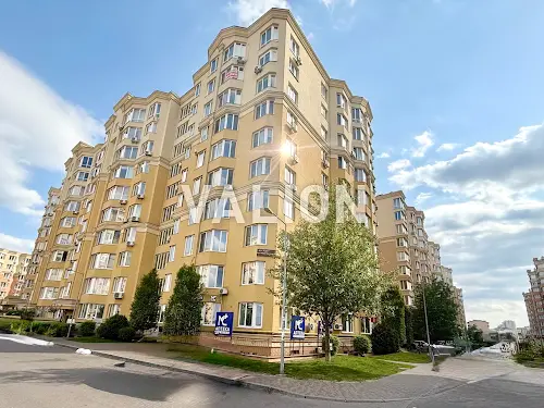 квартира за адресою Андрія Малишка вул. (Льва Толстого), 94