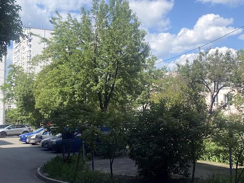 квартира за адресою Ревуцького вул., 35