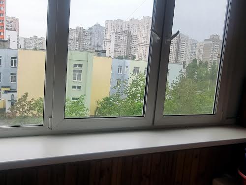квартира по адресу Ларисы Руденко ул., 8