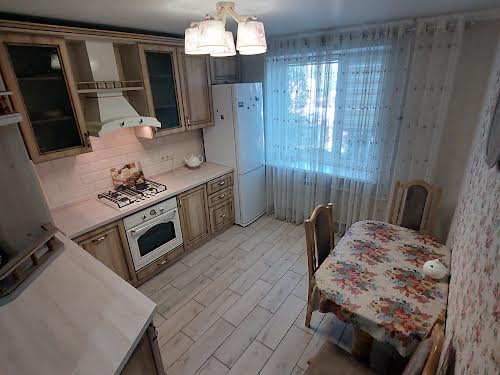 квартира за адресою Казарського вул., 1Б
