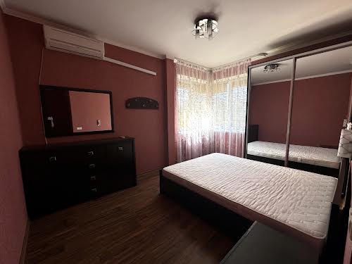 квартира за адресою Анни Ахматової вул., 47