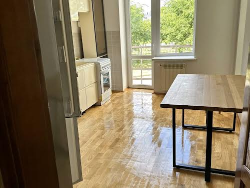 квартира за адресою Тролейбусна вул., 26