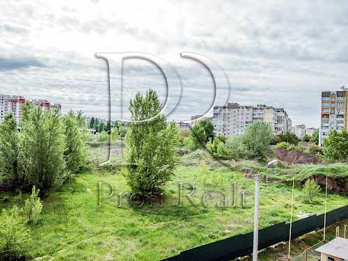 квартира за адресою Боголюбова вул., 13