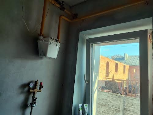 комерційна за адресою Любецька вул., 56