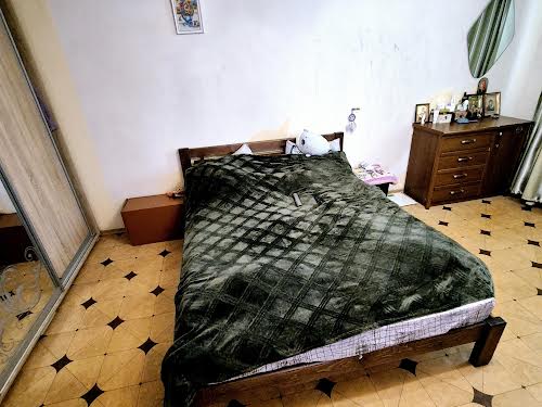 квартира за адресою Захисників України вул. (1-го Травня), 2