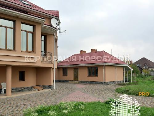 дом по адресу вул. Патруса Карпатського