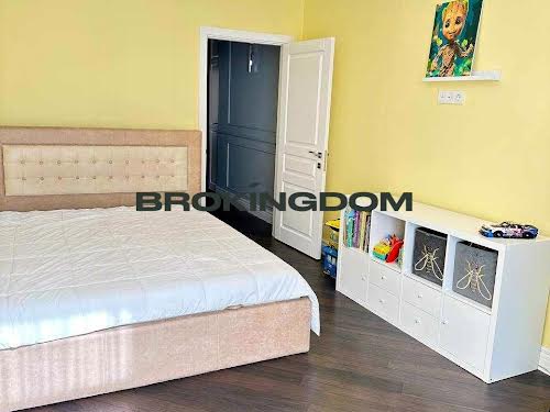 квартира за адресою Регенераторна вул., 4