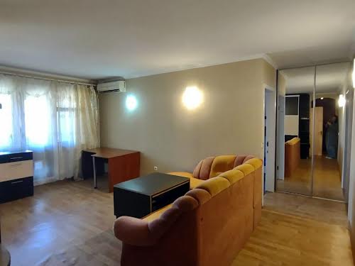 квартира за адресою Героїв Крут вул. (Валентини Терешкової), 14