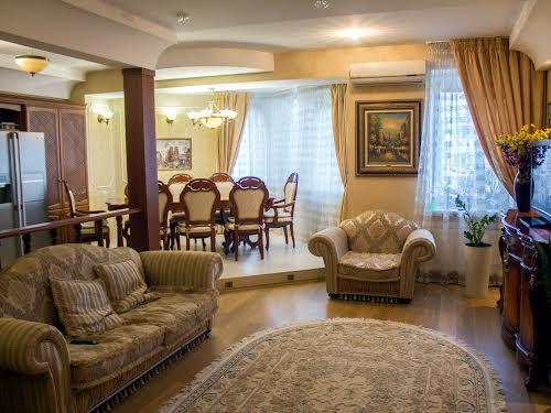 квартира за адресою Парусна вул. (Героїв Сталінграду), 3