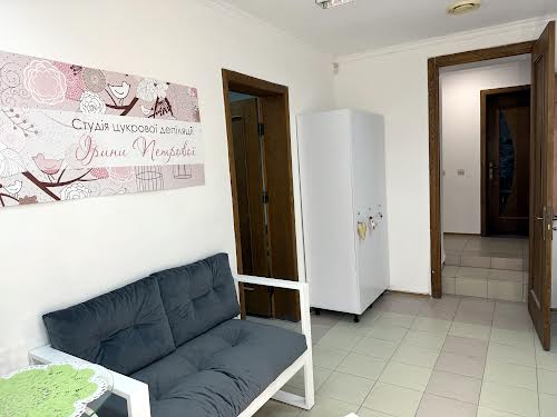комерційна за адресою Дмитра Вітовського вул. (), 16