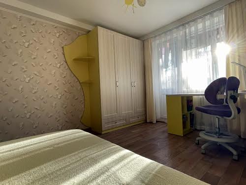 квартира за адресою Героїв України вул., 13