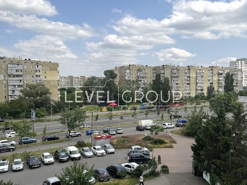квартира за адресою Ревуцького вул., 24/4