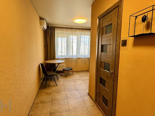 квартира за адресою Озерна вул., 6