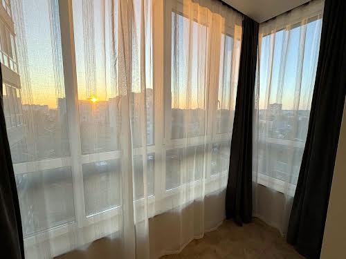 квартира за адресою Домбровського вул., 75