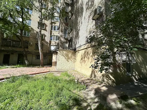 комерційна за адресою Саксаганського, 45
