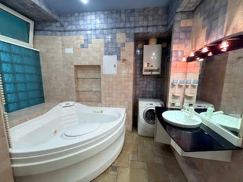 квартира за адресою Шота Руставелі вул., 27