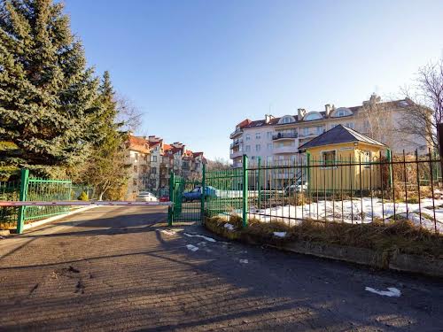 квартира за адресою Олександра Олеся вул., 25в