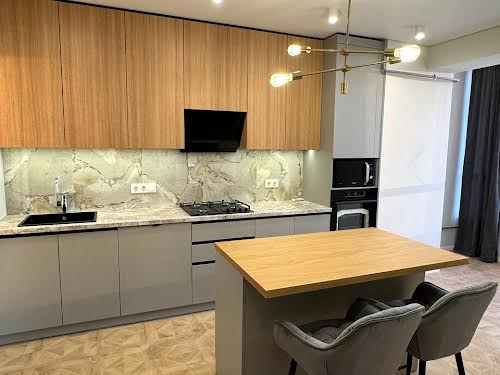 квартира за адресою Домбровського вул., 75