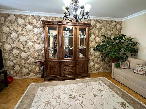 квартира за адресою Гната Хоткевича вул., 75А