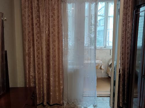 квартира за адресою Семафорна вул., 42