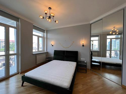 квартира за адресою Шота Руставелі вул., 27а