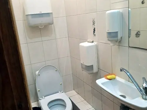 комерційна за адресою Лазаря Глоби вул. (Андрія Фабра), 7