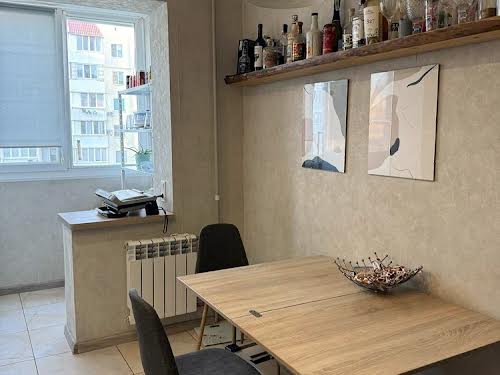 квартира за адресою Академіка Сахарова вул., 40