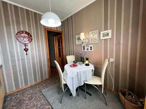 квартира за адресою Перемоги просп., 75