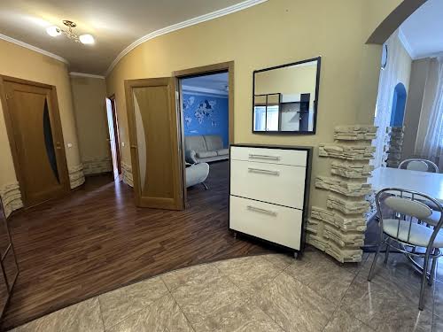 квартира за адресою Анни Ахматової вул., 47