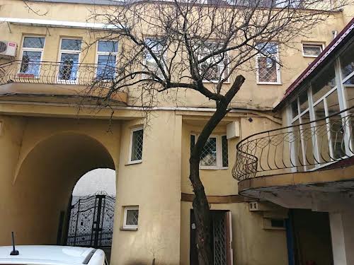 комерційна за адресою Громадянська вул., 5