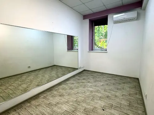 комерційна за адресою Саксаганського, 45