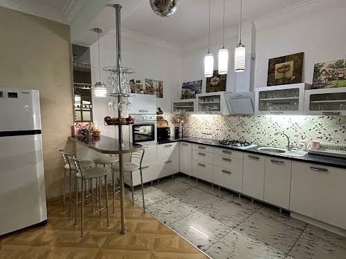 квартира за адресою Канатна вул., 102
