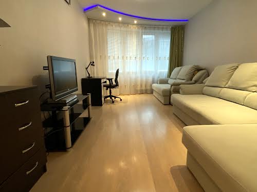 квартира за адресою Верховинна вул., 37