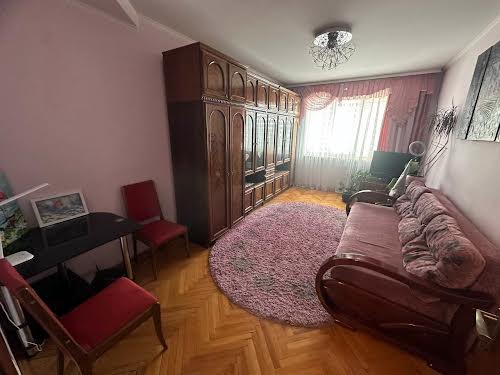 квартира за адресою Івана Миколайчука вул., 12