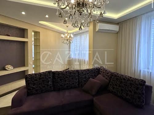 квартира за адресою Анни Ахматової вул., 30