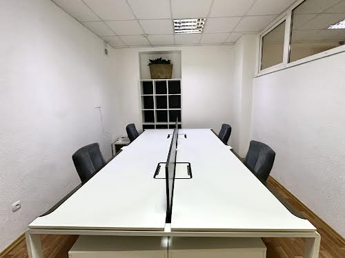 коммерческая по адресу Владимира Ивасюка просп. (Героїв Сталінграду), 4