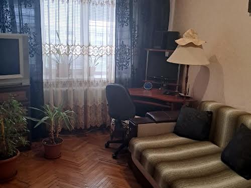 квартира за адресою Героїв Майдану вул. (Театральна), 46
