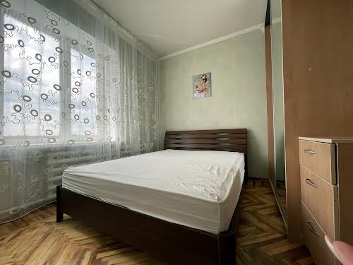 квартира за адресою Лабораторна вул., 46