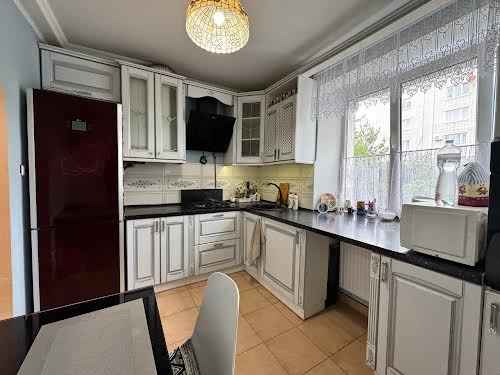 квартира за адресою Івасюка вул., 21