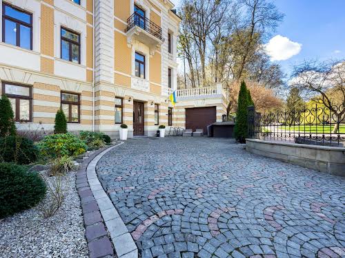 комерційна за адресою Паркова вул. (), 9