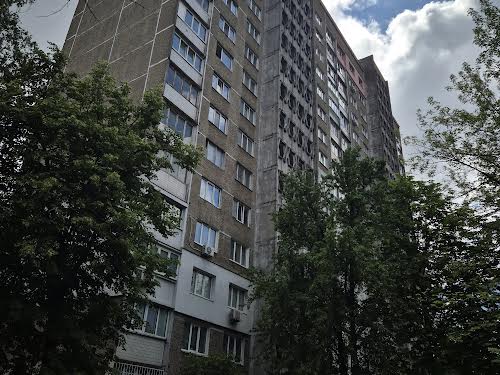 квартира за адресою Композитора Лятошинського вул., 8