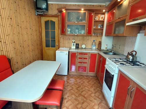 квартира за адресою Космонавтів вул., 146б