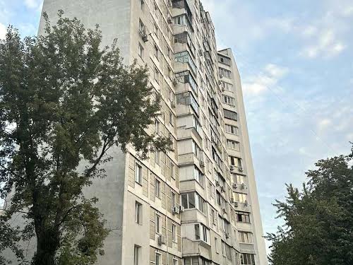 квартира за адресою Ревуцького вул., 11