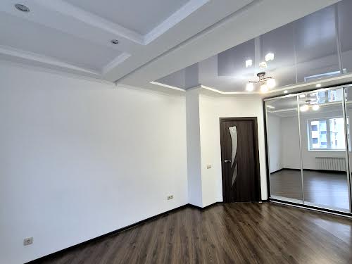 квартира по адресу Степана Бандери ул., 40/2а