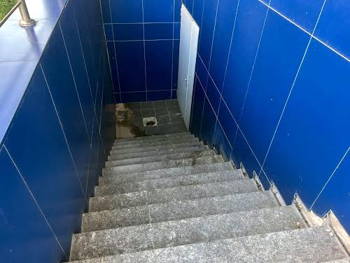 комерційна за адресою Зарічна вул., 1в