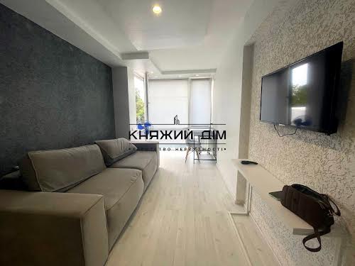 квартира за адресою Академіка Булаховського вул., 2
