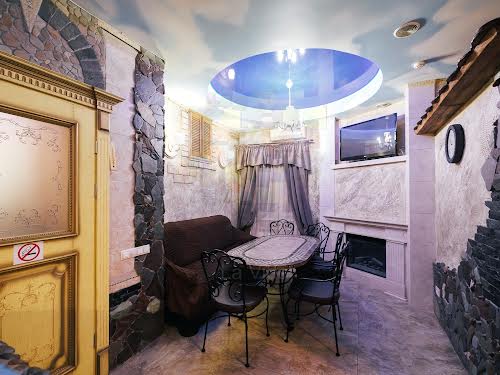 коммерческая по адресу Петра Калнишевського ул. (Михайла Майорова), 7