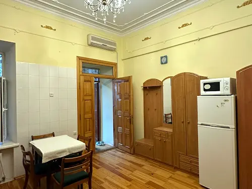 квартира за адресою Івана Луценка пров., 2