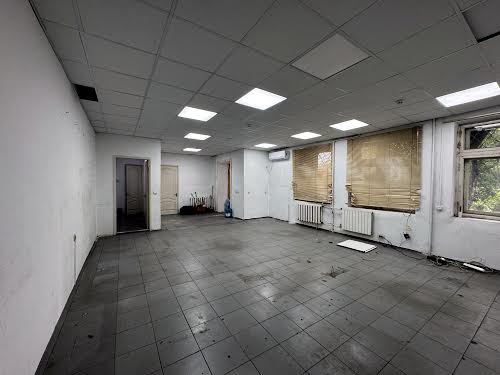 комерційна за адресою Білогородська вул., 21