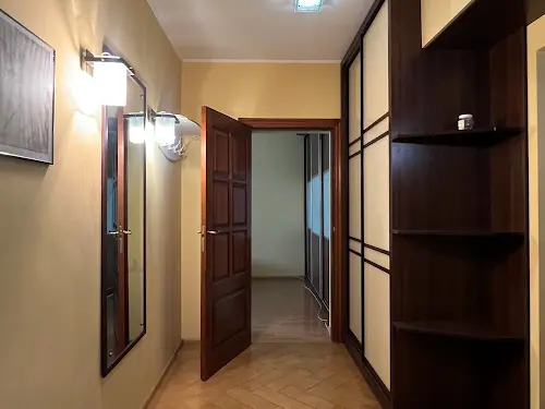 квартира за адресою Анни Ахматової вул., 16-Б